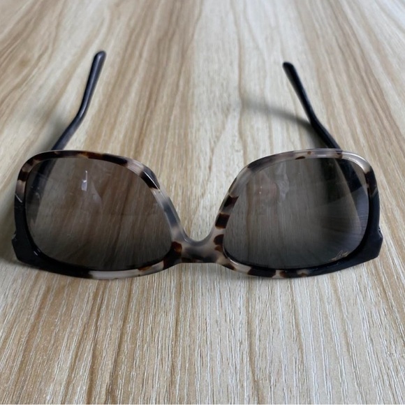 Maui Jim Sunglasses - Picture 2 of 3